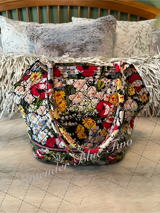 Vera Bradley Handbags - VERA BRADLEY Poppy Flelds 2010 Angle Tote Red Green Floral Y2K